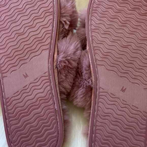 NWOT Dusty rose faux fur slides slippers in size M - Picture 3 of 4